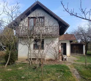 Imanje s dva jezera i kućama na 23.755 m²! - Kapinci, Sopje