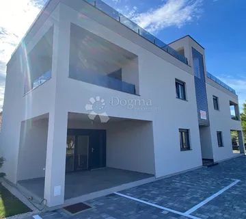 APARTMAN NOVOGRADNJA VIR - cover