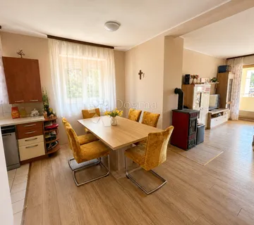 ŠUBIĆEVAC, PROSTRAN DVOSOBAN STAN 91,81 m2 - Šibenik