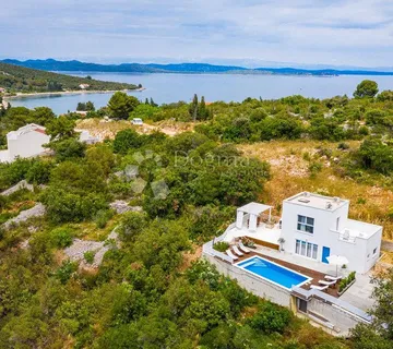 Dugi otok, vila s bazenom - Žman, Sali