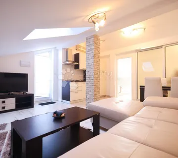 DVOETAŽNI APARTMAN 250 MOD MORA U ZATONU - cover