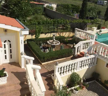 Obiteljski Apartman Sa Bazenom - Punat