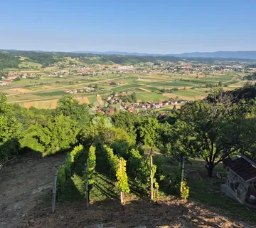 Vikendica sa pogledom na Sveti križ Začretje - cover
