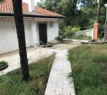 Samostojeća kuća Bulevard, 250 m² plus garaža 54,59m2 - Rijeka