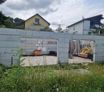 Započeta gradnja obiteljske kuće s građevinskom dozvolom – mirna lokacija nadomak Oroslavja - cover