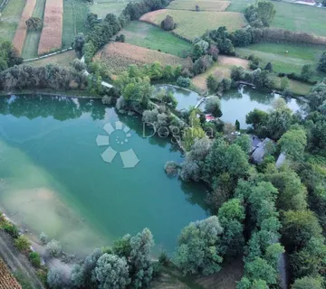 Pokrenite svoj turistički projekt – zemljište s kućama, jezerima i rekreacijskom zonom - Petrijanec