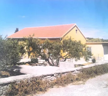 Kuća Hvar- Zastražišće 110m2 + 500m2 okučnice - Zastražišće, Jelsa