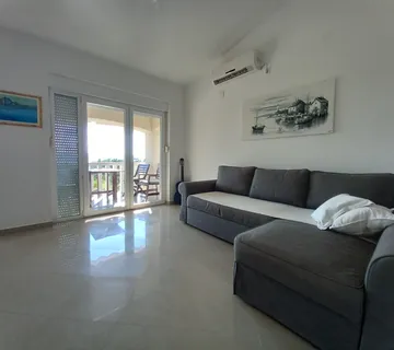 Selce, apartman sa bazenom - cover