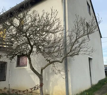 Kuća za adaptaciju - 5 minuta od centra grada - cover