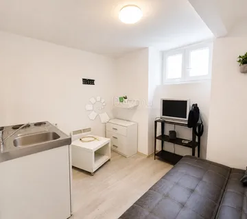 2 garsonjere | Odlična lokacija | Kvatrić - Zagreb