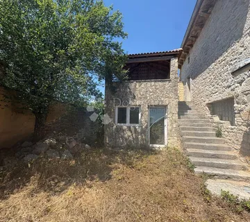 Kuća sa velikim potencijalom u srcu Istre - Baderna, Poreč