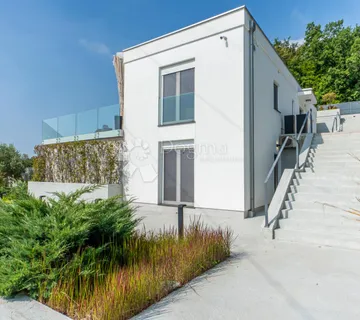 MODERNO opremljena VILLA  s bazenom i panoramskim pogledom na Kvarner - cover