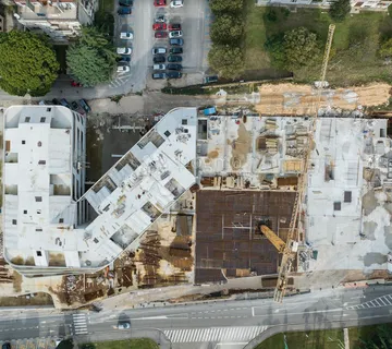 PREMIUM APARTMAN NA 4. KATU SA GALERIJOM! -S78 - cover