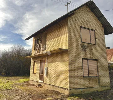 Obiteljski dom - Nadomak Osijeka - cover