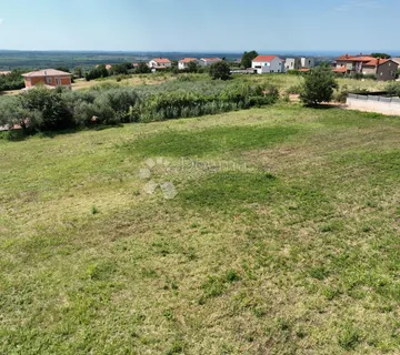 Atraktivno građevinsko zemljište za vile ili stanove, 3.150 m² - Poreč