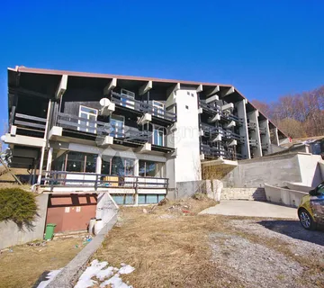 HOTELSKI BISER U GORSKOM KRAJU - cover