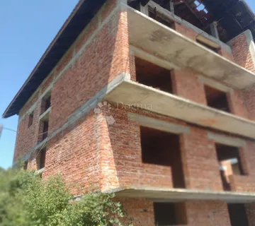kuća Topusko nadomak bazena u Toplicama, sunčana lokacija