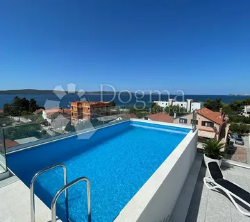 Bibinje - Potpuno Opremljen Penthouse S Bazenom Na Krovnoj Terasi