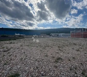 Rijetka prilika - građevinsko zemljište za poslovne hale na vrhunskoj lokaciji - Novi Vinodolski