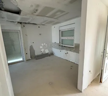 Roh-Bau kuća u Ražancu s pogledom na more - Ražanac