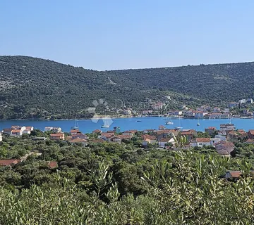 Građevinsko zemljište s pogledom na more - Vinišće, Marina