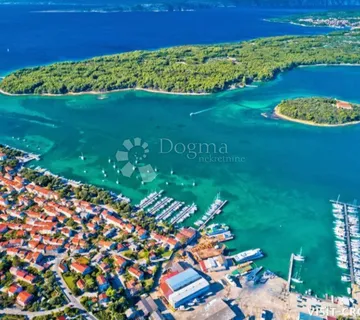 KUĆA NA RIVI - cover