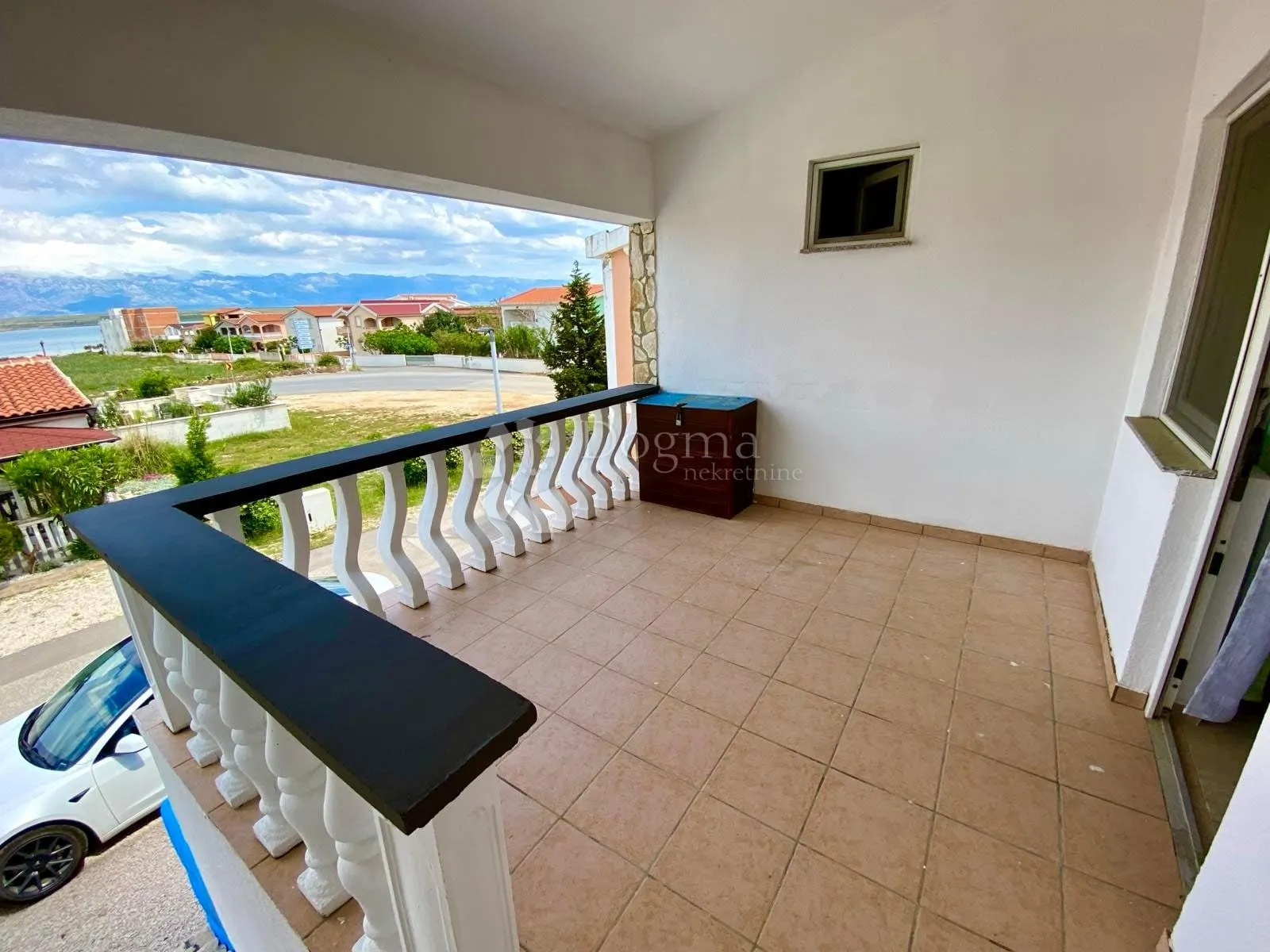 PRODAJE SE APARTMAN NA VIRU (Soldatica) - cover