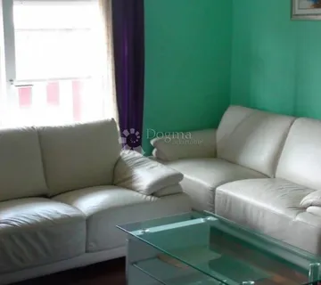 Stan sa garažom na 1.katu kuće, Brda - Split