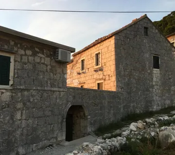 PODGORA - Autentična kamena kuća 157m + vrt - cover
