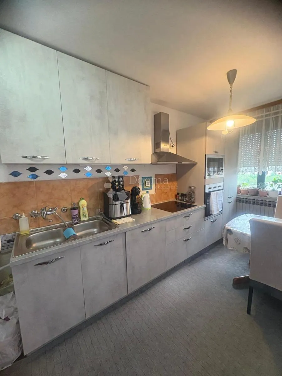 3sobni stan fantastična pozicija,prilika! - cover