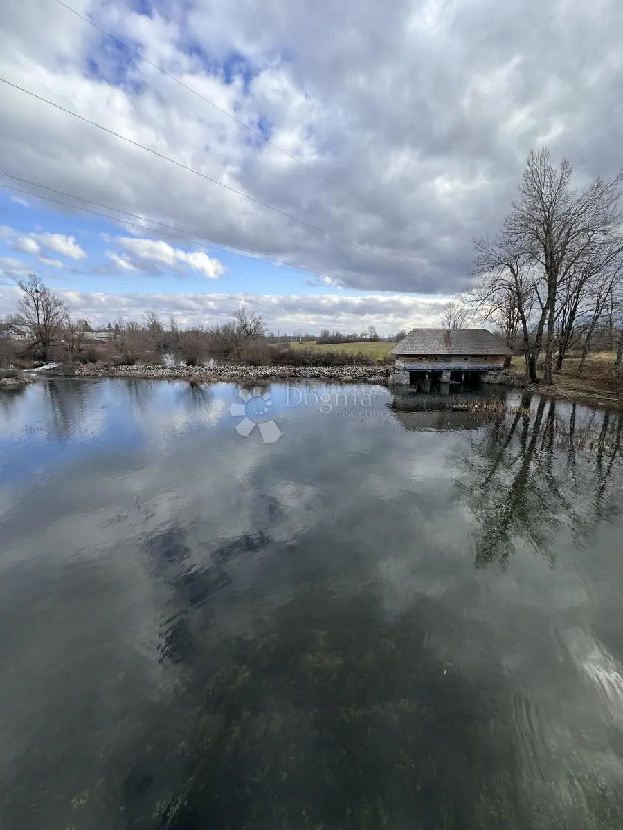 PRODAJE SE GRAĐEVINSKO ZEMLJIŠTE LIČKI RIBNIK - cover