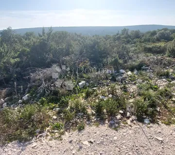  Građevinsko zemljište na mirnoj lokaciji sa pogledom na more - cover