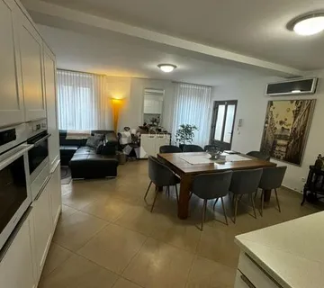 Atraktivni  stan u centru Crikvenice - cover