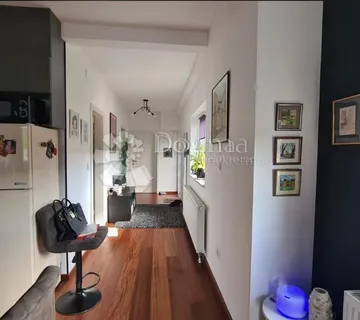 Moderna obiteljska kuća 3 stana+garaža GORNJE VRAPČE - cover