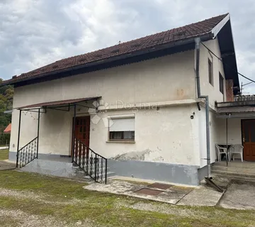 Kuća s gospodarskim zgradama u Gornjem Vratnu - cover