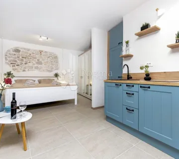 Jednosoban apartman u srcu Rovinja, bajkoviti stari grad - cover