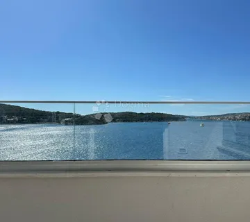 ROGOZNICA- STAN 2. RED OD MORA, TOP POGLED - cover