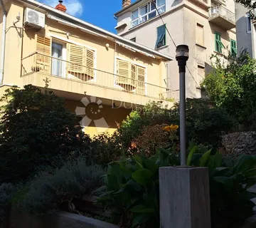 CENTAR ŠIBENIKA, STAN S PARKIRNIM MJESTOM - cover