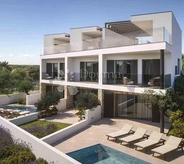 TRIBUNJ- PREDIVNI STAN S BAZENOM U TRIPLEX VILLI B - cover