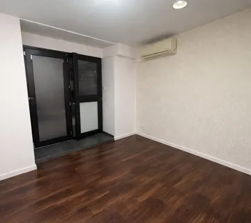 Idealan poslovni prostor - cover