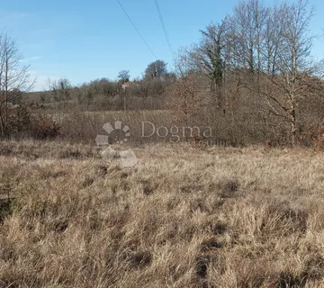 Prostrano poljoprivredno zemljište u okolici Lindara - cover