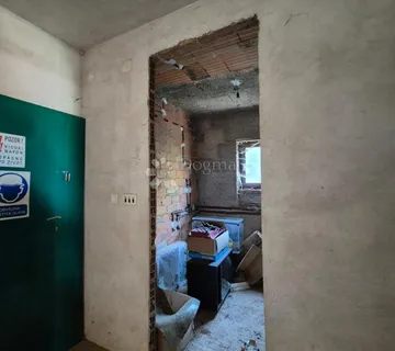 Okolica Matulja-kuća s pogledom na more - cover