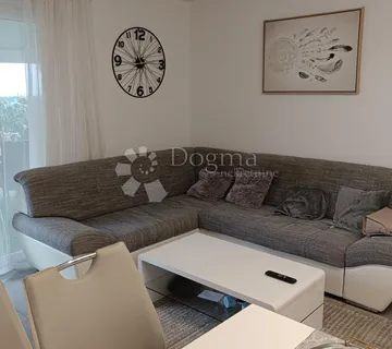 Viškovo, stan 51 m2, okućnica 90 m2, novouređeno - cover