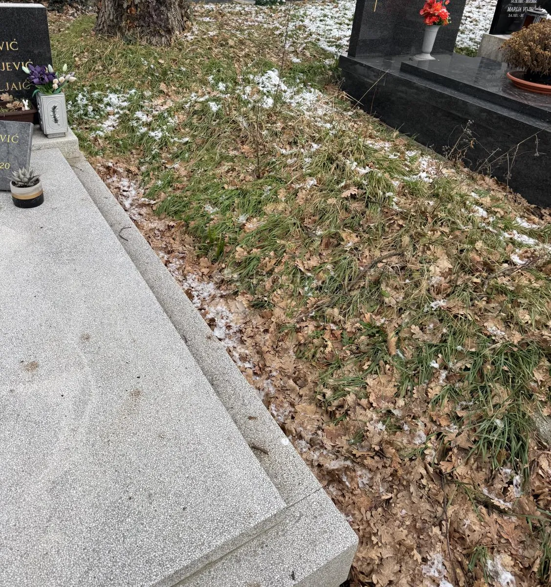 PRILIKA POSEBNO GROBNO MJESTO !! - cover