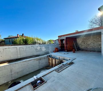 Kuća s bazenom na traženoj lokaciji! - cover