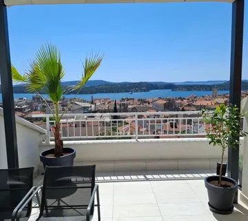 Stan u centru Šibenika - cover