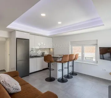 ROGOZNICA- PREDIVNI STAN PORED MORA - cover