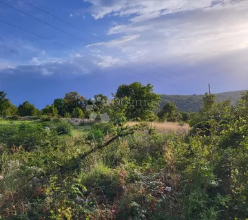 Građevinski teren na mirnoj lokaciji - cover