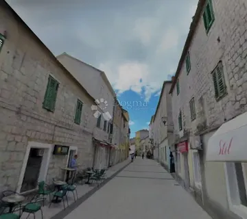 Odlična prilika – stan u samom centru Sinja - cover