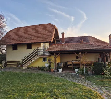 KUĆA ZA ODMOR S PREKRASNIM POGLEDOM - cover